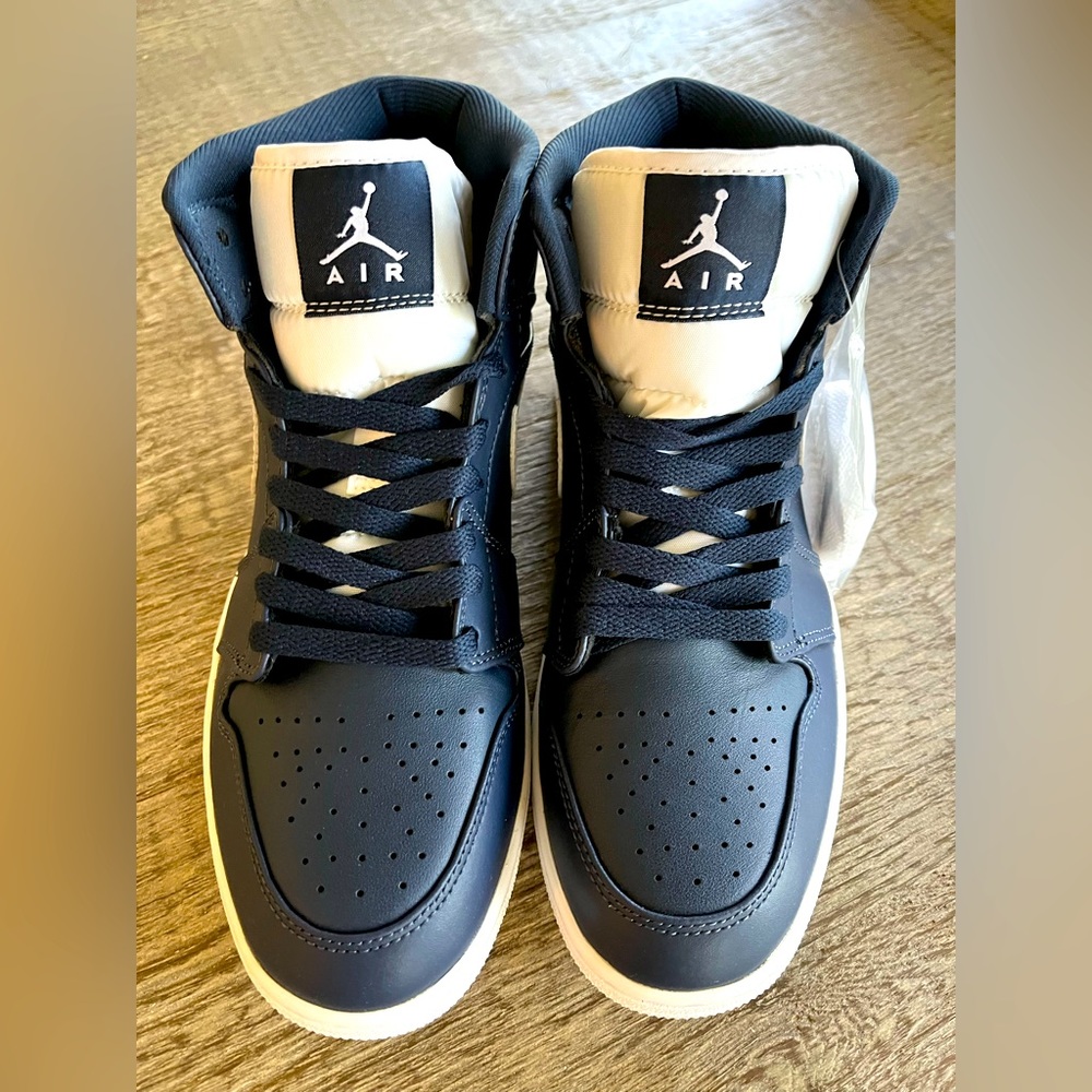 NIKE AIR JORDAN